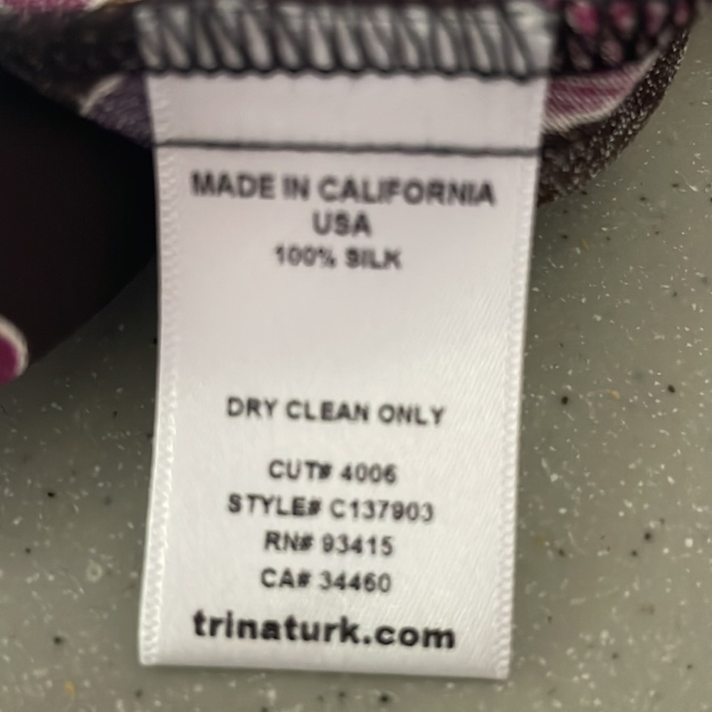 Trina Turk 100% silk draped sleeveless blouse - Picture 6 of 6